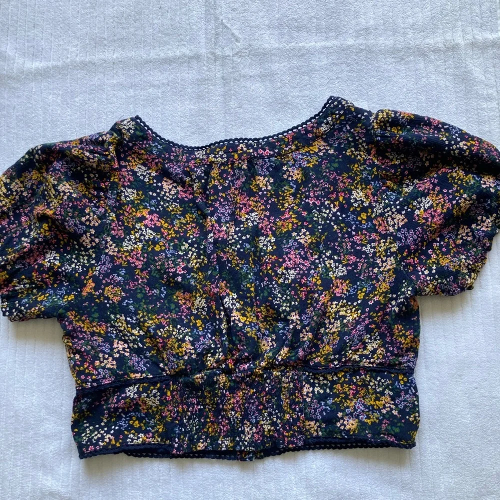 Jessica Simpson Black and Pink Floral Crop Blouse